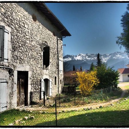 Vieux Corps De Ferme Datant De 1675 Crolles Dış mekan fotoğraf